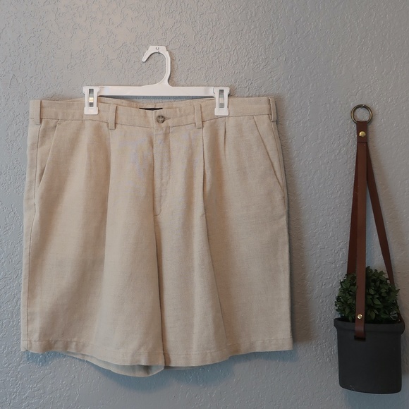 Dockers Other - MENS PLEATED RELAXED FIT SHORTS-SIZE W40